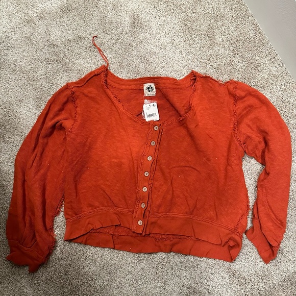NWT We the Free long sleeve t shirt with buttons. - Picture 1 of 1